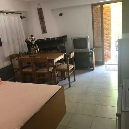 The Plane Tree Apartment Maries (Thasos)